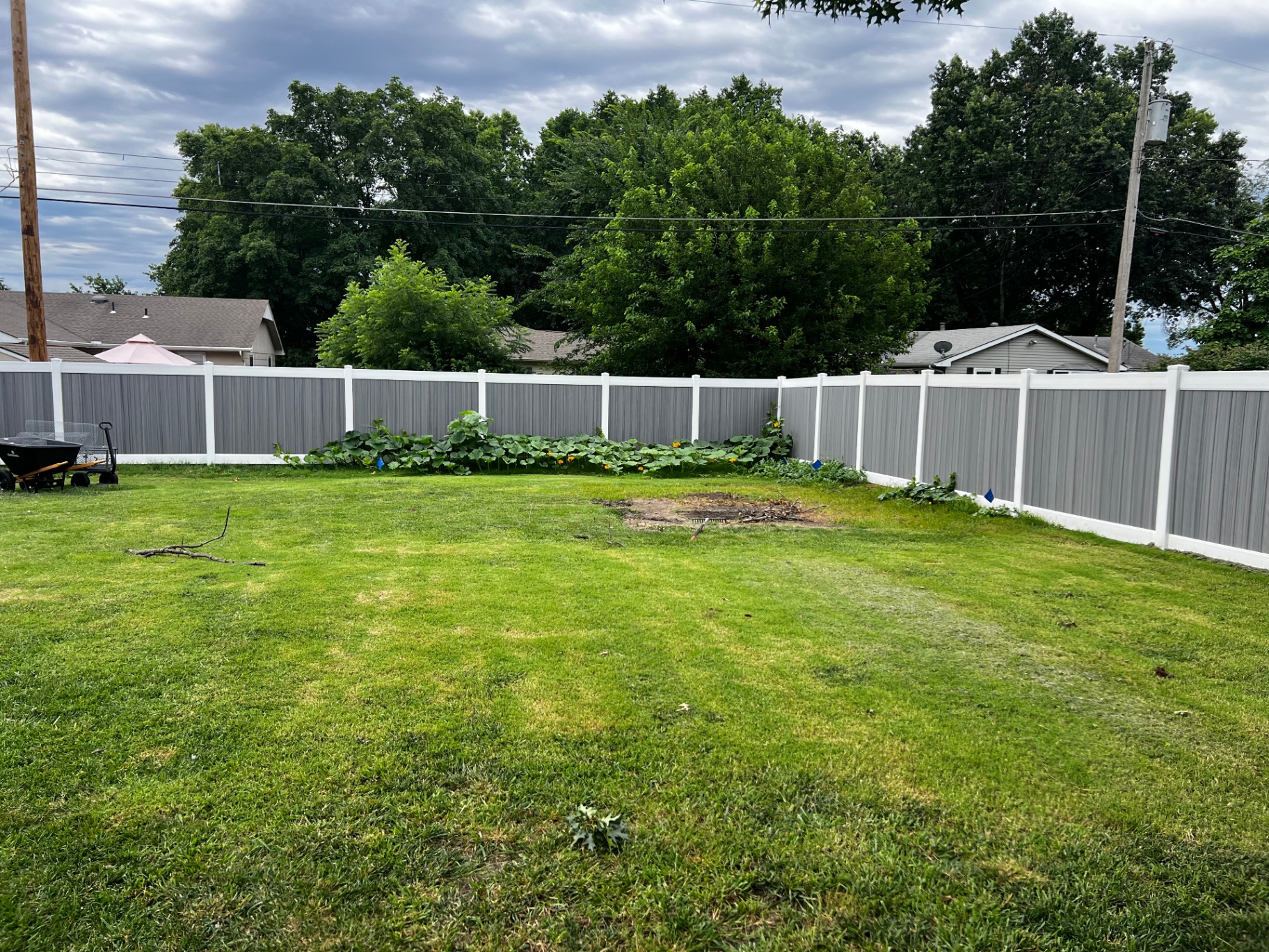 6 ft Woodland Select Gray privacy vinyl fence wrapping a large Kansas City metro backyard 6 ft Woodland Select Gray privacy vinyl fence wrapping a large Kansas City metro backyard